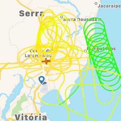 Na manhã desta sexta-feira (18), algumas pessoas de ambos municípios perceberam no céu e também em sites de aviação que uma aeronave sobrevoando áreas no entorno do aeroporto por horas e em baixa altitude e velocidade