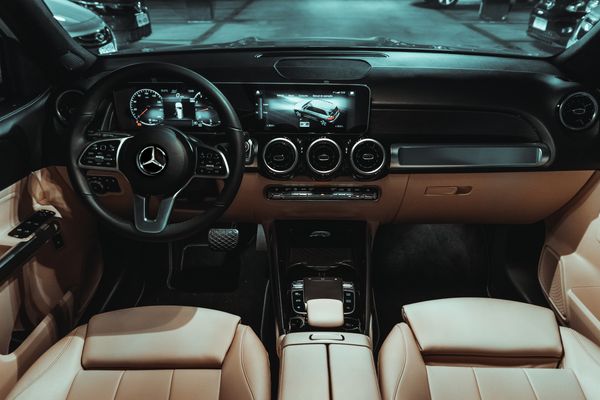 Mercedes-Benz GLB 200