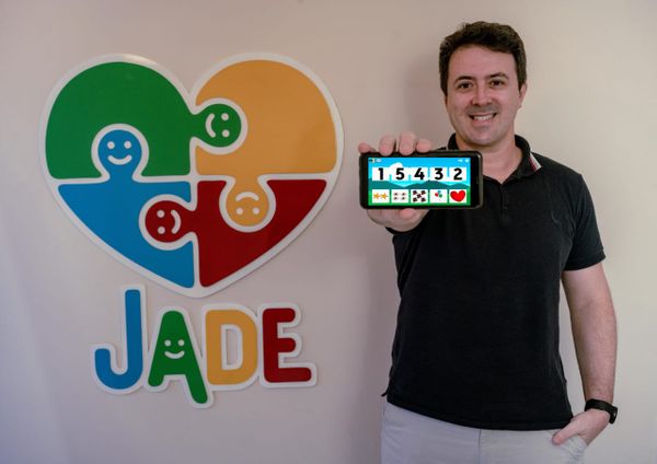 O TCC de  Ronaldo Cohin foi a criação de uma startup chamada Jade Autism