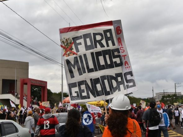 Manifestantes se reúnem em ato contra o presidente Jair Bolsonaro em Vitória por Fernando Madeira