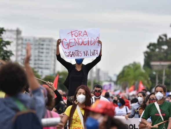 Manifestantes se reúnem em ato contra o presidente Jair Bolsonaro em Vitória por Fernando Madeira