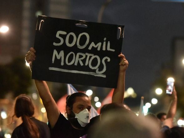 Manifestantes se reúnem em ato contra o presidente Jair Bolsonaro em Vitória por Fernando Madeira