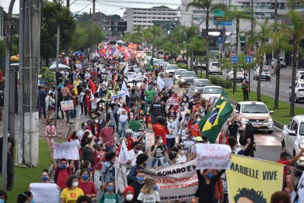 Manifestantes fazem ato contra Jair Bolsonaro