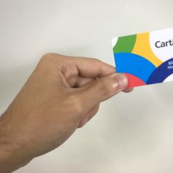 Quem já tiver o cartão poderá utilizá-lo normalmente, mas esta modalidade não estará mais disponível para vendas; entenda