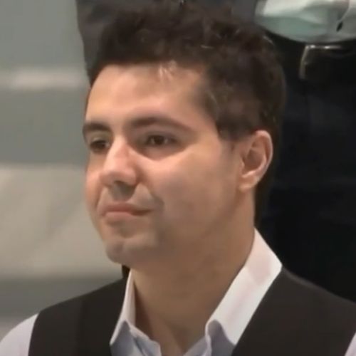 Em entrevista ao 'Fantástico', da TV Globo, Bernardo Santos Carmo afirmou que usou uma Airsoft, um tipo de arma de pressão com balas de plástico, e que fez isso em 'estado de defesa'