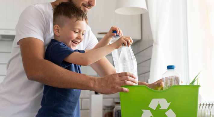 No Espírito Santo, já temos indústrias que são capazes de retirar toneladas de resíduos plásticos do meio ambiente, inserindo o material novamente na cadeia produtiva em forma de novos produtos