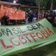 Imagem - Estudantes fazem ato em apoio à professora intimidada por vereador de Vitória