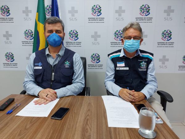 Nésio Fernandes e Luiz Carlos Reblin, prestes a dar mais uma entrevista coletiva sobre o novo coronavírus no Espírito Santo