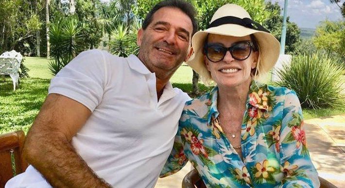 Após um pouco mais de 1 ano casados, Johnny Lucet alega não ter mais contato com a apresentadora.