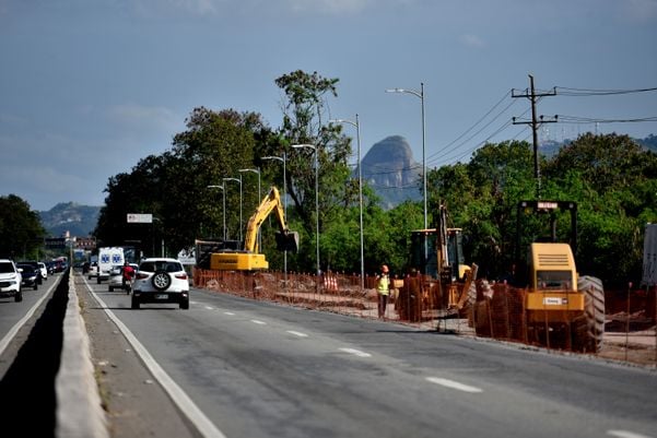  Início das obras do Complexo Viário de Carapina, antiga Reta do Aeroporto, BR 101 por Fernando Madeira