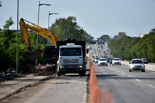  Início das obras do Complexo Viário de Carapina, antiga Reta do Aeroporto, BR 101 por Fernando Madeira