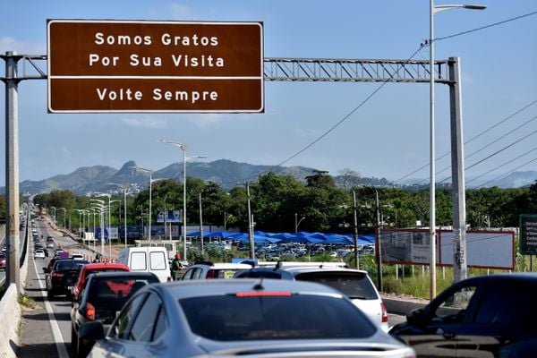 Início das obras do Complexo Viário de Carapina, antiga Reta do Aeroporto, BR 101 por Fernando Madeira