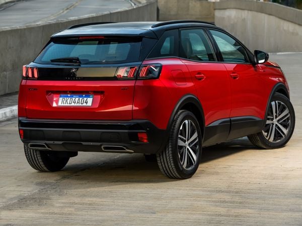 Atrás, as novas lanternas adotam a tecnologia full-led  por Peugeot/Divulgação