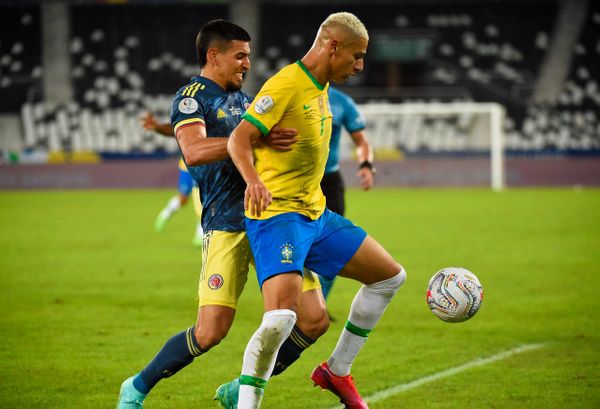 Brasil x por Paulo Souza