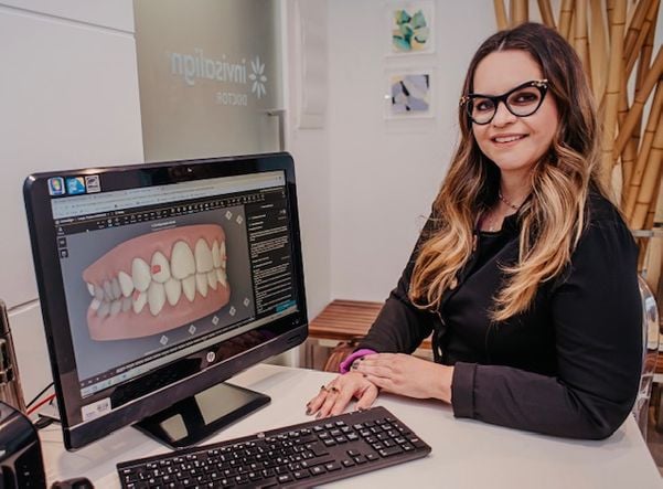 Dentista Flávia Machado