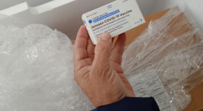 O lote da Janssen trouxe 31.550 unidades do imunizante da fabricante americana Johnson & Johnson, que garante a imunização contra o coronavírus com a aplicação de apenas uma dose