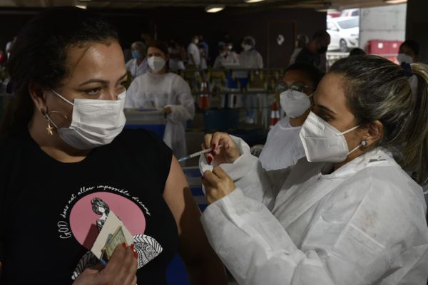 Cariacica realiza mutirão de vacinação contra a Covid-19 no Estádio Kleber Andrade