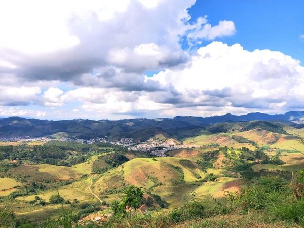 Parque Natural Municipal Adelino José Jeveaux em Guaçuí (Torre de TV) por Robson Dias