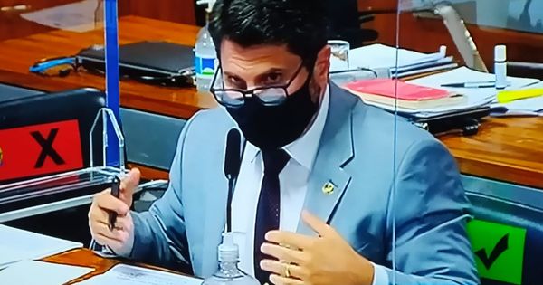 Marcos do Val empurra deputado no intervalo da CPI da ...