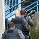 Imagem - Após morte de jovem, grupo tenta atacar ônibus e dois são detidos em Vitória