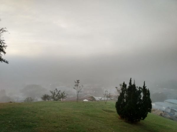 Frio transforma paisagem em Guaçuí, no Sul do Espírito Santo