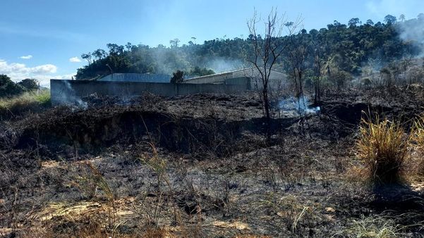 Incêndio em galpão de café em Colatina 