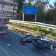 Imagem - Acidente entre moto e dois caminhões deixa uma pessoa ferida em Colatina