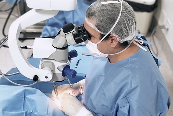 Cirurgia de catarata no Hospital de Olhos de Vitória