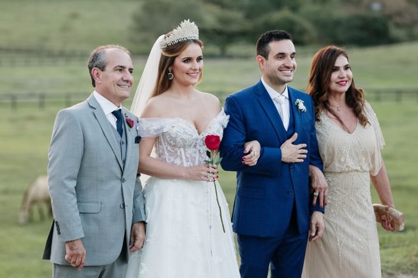 Aeileen Varejão e Thiago Magalhães Ramos e os pais do noivo Sérgio Ramos e Vanderleia Ramos