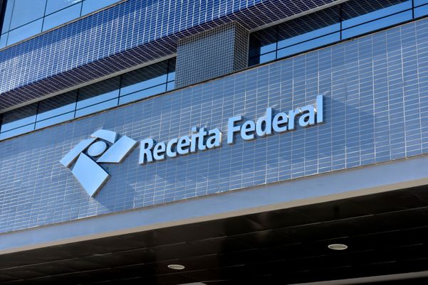 Prédio da Receita Federal, na Avenida Beira Mar, em Vitória