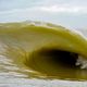 Avalanche, no litoral de Vila Velha, é considerada uma das maiores ondas do Brasil