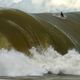 Avalanche, no litoral de Vila Velha, é considerada uma das maiores ondas do Brasil