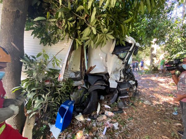 Acidente no limite entre os municípios de Fundão e Ibiraçu envolveu seis veículos por Carol Monteiro | TV Gazeta