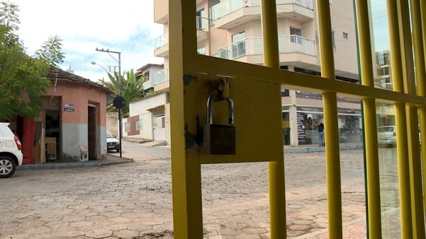 Comerciante aumentou a segurança de seu comércio temendo ação de criminosos
