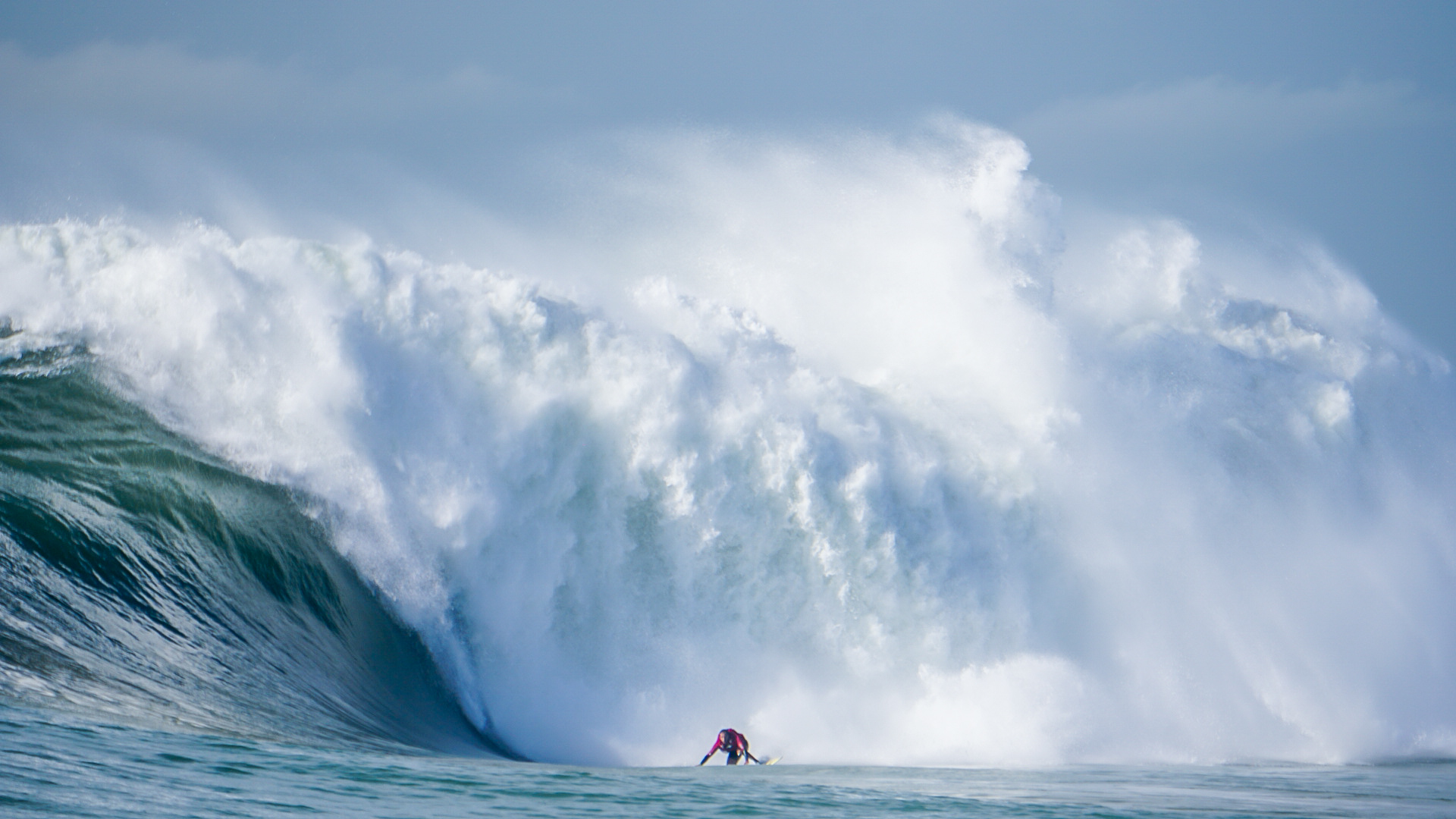 Foto com a qual o fotógrafo Gabriel Henriques ganhou o concurso dos Gigantes de Nazaré, em 2019