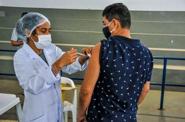 Linhares suspende vacinação do público geral acima de 40 anos
