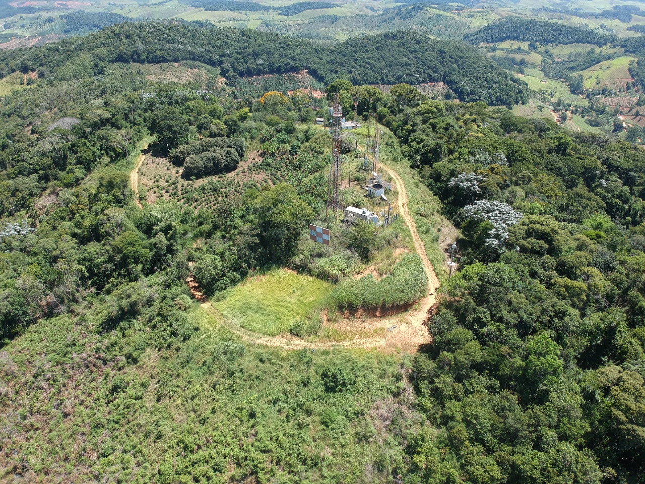 O Parque Natural Municipal Adelino José Jeveaux, criado em 2020, está sendo estruturado pela prefeitura de Guaçuí para atrair ainda mais turistas