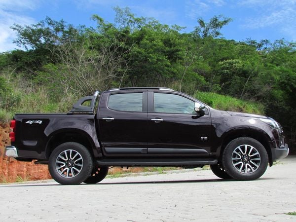 Chevrolet S10 LTZ faz 5 km/l na cidade e 6,2 km/l na estrada com etanol e 7,4 km/l na cidade e 9 km/l na estrada com gasolina por Luiza Kreitlon/AutoMotrix 
