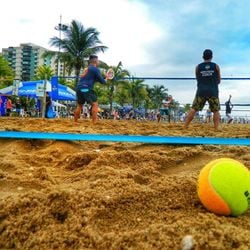 Disputas reúnem 16 duplas e prometem fim de semana de emoção e belas jogadas na Praia da Jacaraípe