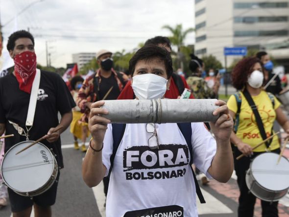 Manifestantes ocupam uma pista da Avenida Fernando Ferrari, em Vitória por Vitor Jubini 