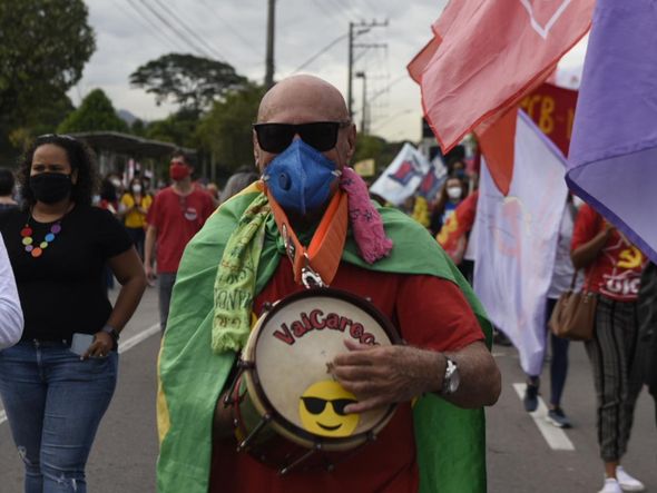 Manifestantes ocupam uma pista da Avenida Fernando Ferrari, em Vitória por Vitor Jubini 