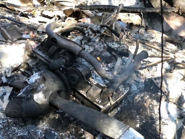 Destroços de avião de pequeno porte que caiu em Guarapari  por Aurélio de Freitas