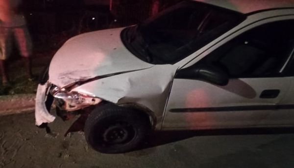 Carro na contramão bateu em viatura da Polícia em Cariacica