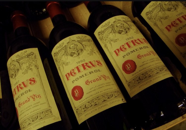 Garrafas de vinho Château Petrus