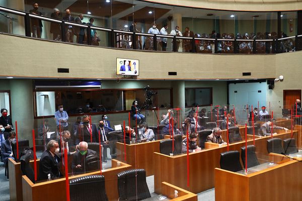 Prestação de contas do governador Renato Casagrande (PSB) à Assembleia Legislativa por Ellen Campanharo