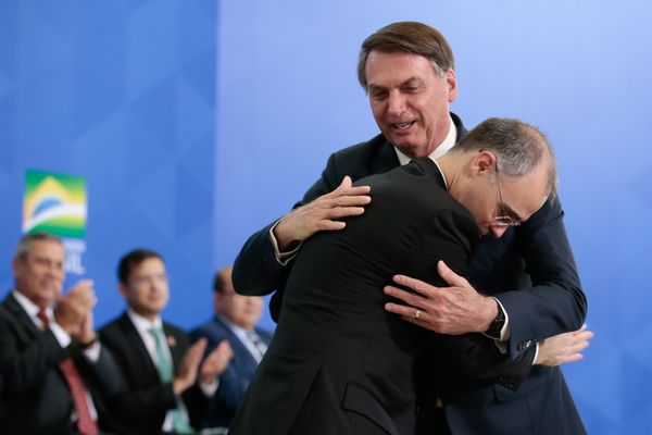 André Mendonça ao lado do presidente Bolsonaro