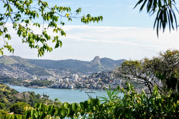 Nuvem gigante chama atenção no céu da Grande Vitória por Carlos Alberto Silva