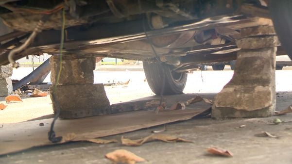 Veículos abandonados nas ruas de Vitória  por Fernando Estevão 