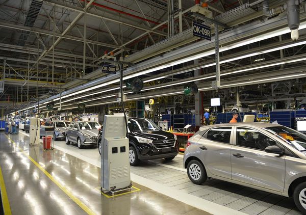 Produção de veículos na fábrica da Hyundai, em Piracicaba (SP)