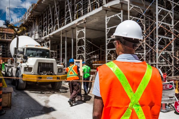Canteiro de obras: construção civil - setor de imóveis